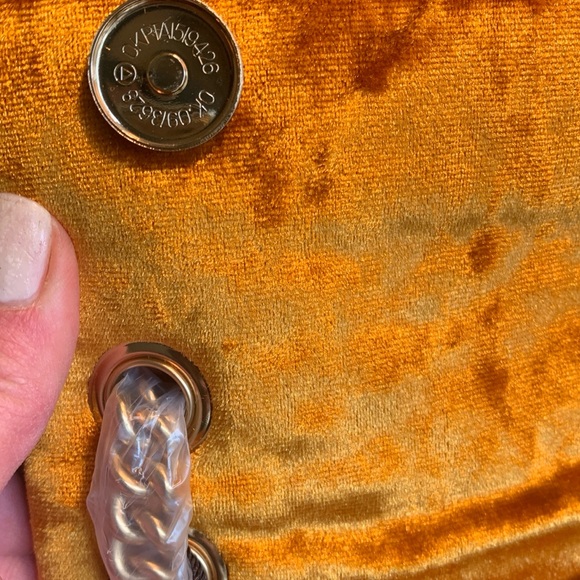 Authentic KURT GEIGER LONDON Velvet magnetic closure convertible Crosb/Shoulder - Picture 7 of 15